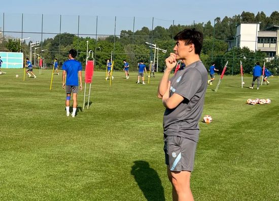 久久大香伊蕉在人线国产联合